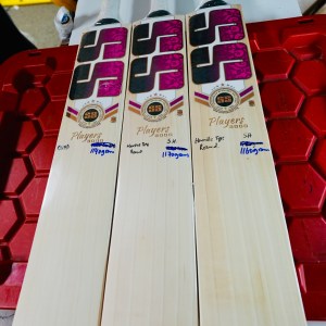 SS PLAYERS 3000 RINKU SINGH English Willow Cricket Bat (SH) + FREE GIFT TON Silver edition Batting Gloves Or RED PLAYER EDITION