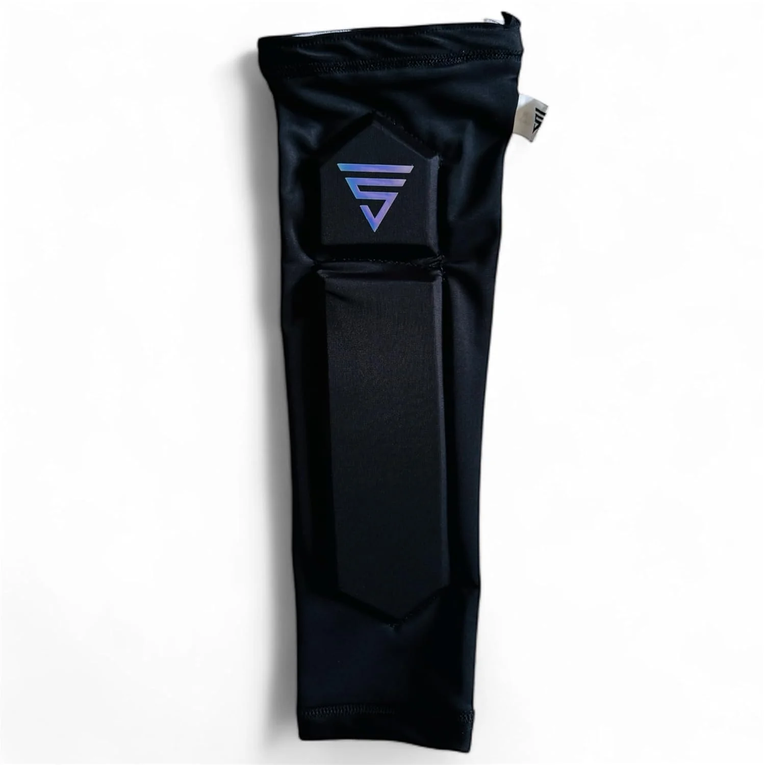 Versant GC cricket arm guard in black, available at albertacricketstore.com.