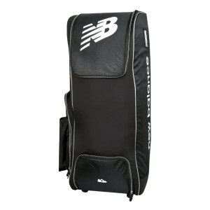 New Balance 8i Wheelie Duffle Bag (2026)